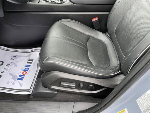 Used 2023 Honda Pilot Elite image 3