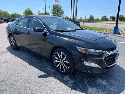 Used 2022 Chevrolet Malibu RS FWD image 2