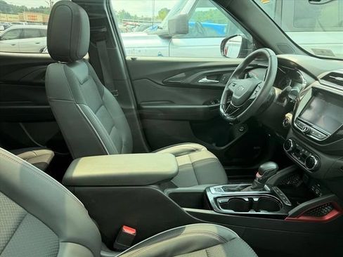 Used 2023 Chevrolet TrailBlazer RS w/ Sun and Liftgate Package AWD/4WD image 13