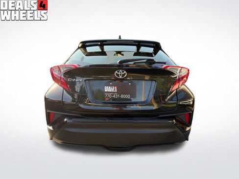 Used 2019 Toyota C-HR XLE FWD image 4