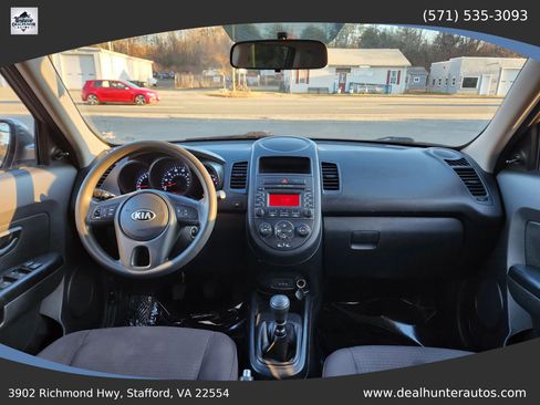 Used 2013 Kia Soul FWD image 26