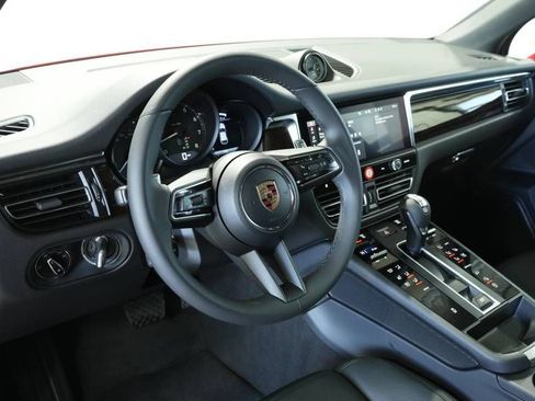 New 2026 Porsche Macan AWD/4WD image 4