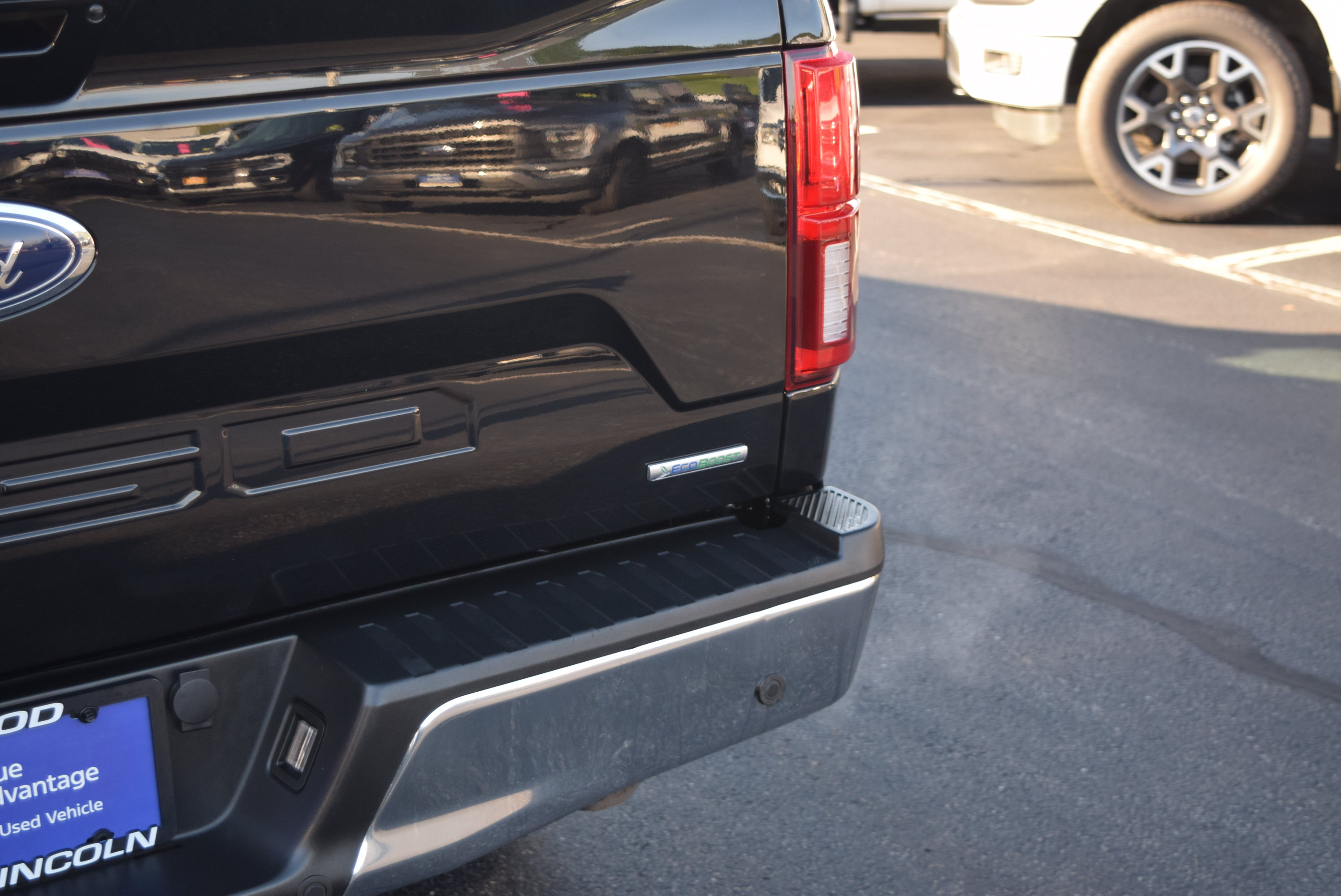 Used 2020 Ford F150 Lariat w/ Equipment Group 502A Luxury AWD/4WD image 6