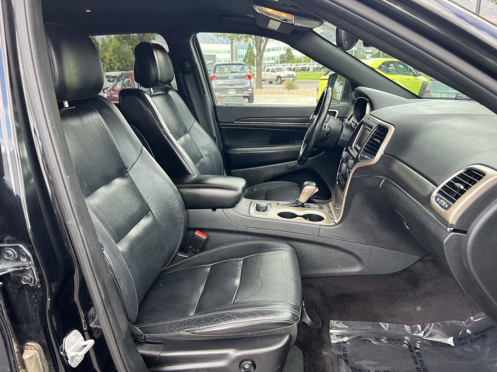 Used 2017 Jeep Grand Cherokee Limited AWD/4WD image 4