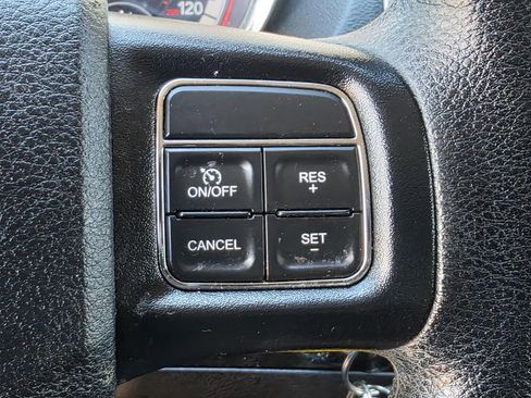 Used 2019 Dodge Grand Caravan SE w/ UConnect Hands-Free Group image 22