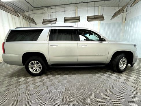 Used 2019 Chevrolet Suburban LT image 24