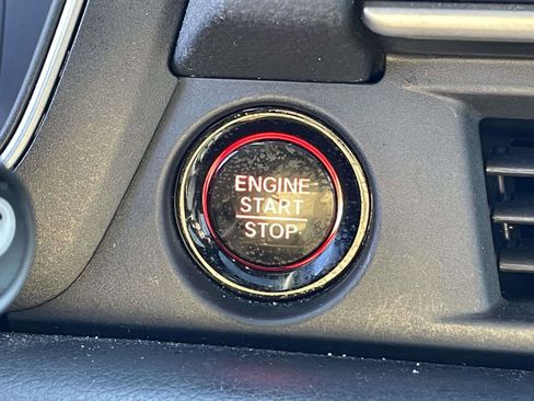 Certified 2025 Honda Pilot Black Edition image 28