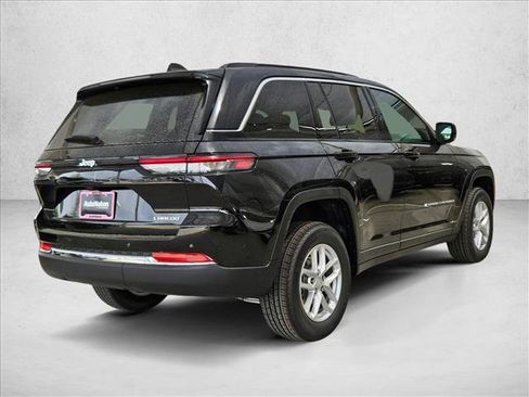 New 2026 Jeep Grand Cherokee Laredo image 2