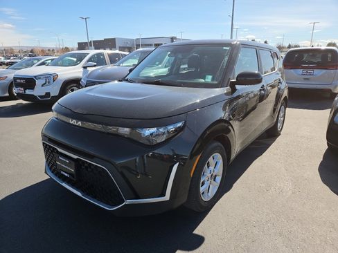 Certified 2023 Kia Soul S image 1