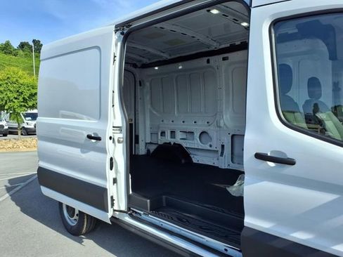 New 2025 Ford Transit 250 148 Medium Roof image 16