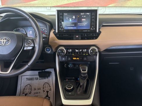 Used 2021 Toyota RAV4 XLE w/ Convenience Package AWD/4WD image 14
