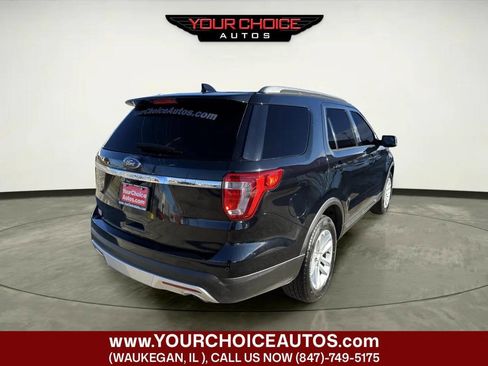 Used 2016 Ford Explorer XLT w/ Equipment Group 202A image 5