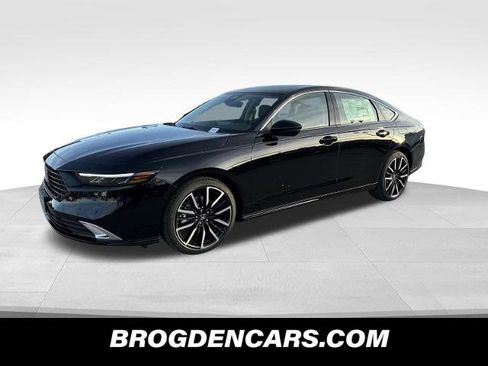 New 2025 Honda Accord Touring image 4