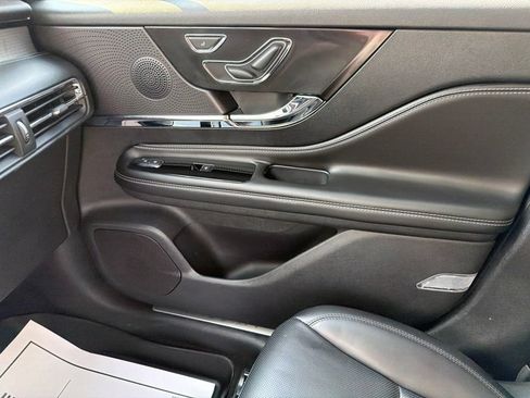 Used 2023 Lincoln Corsair AWD w/ Equipment Group 101A image 23
