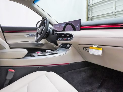 Certified 2026 Genesis GV70 2.5T Select AWD/4WD image 13