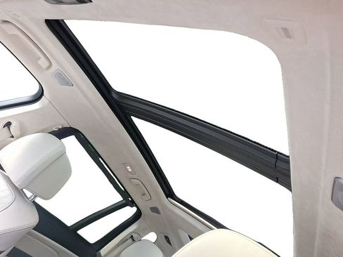 Certified 2023 BMW X7 M60i w/ Executive Package image 15