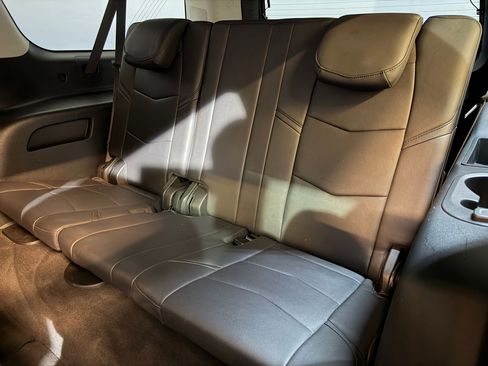 Used 2020 Cadillac Escalade ESV Premium Luxury AWD/4WD image 42