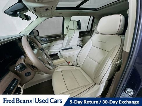 Used 2023 GMC Yukon XL Denali w/ Advanced Technology Package AWD/4WD image 24