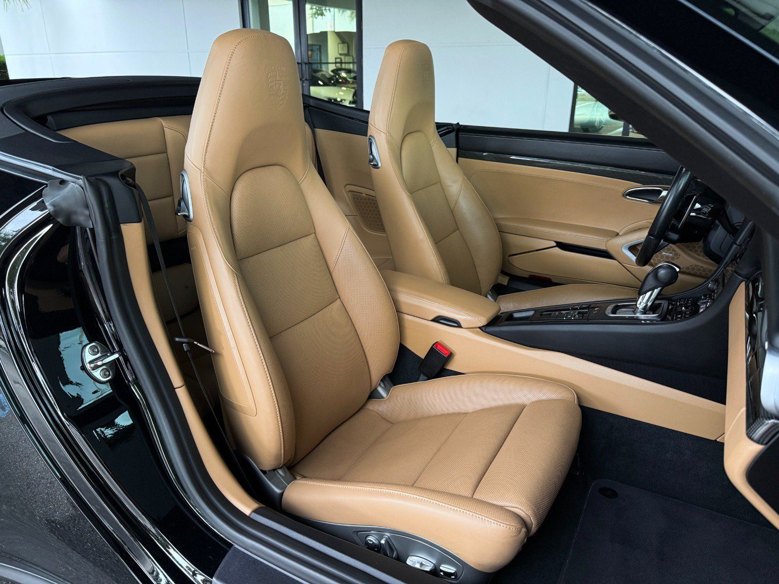 Used 2019 Porsche 911 4 Cabriolet AWD/4WD image 30