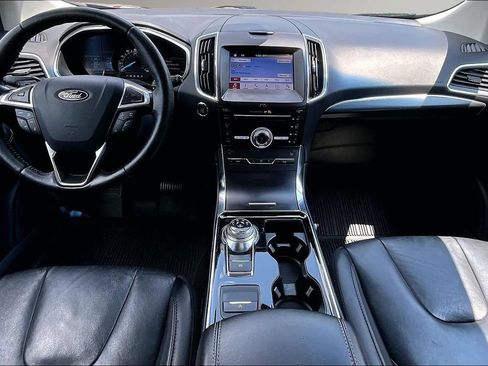 Used 2019 Ford Edge Titanium w/ Cold Weather Package AWD/4WD image 8