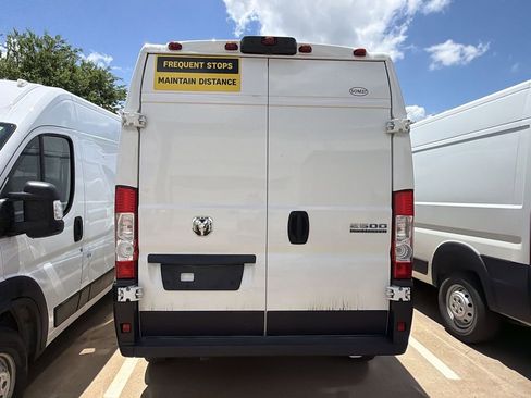 Used 2025 RAM ProMaster 2500 w/ Convenience Group FWD image 4