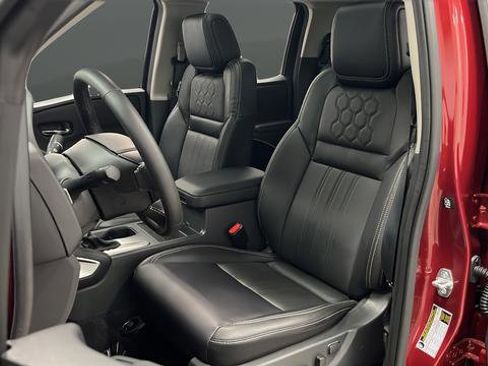 Used 2025 Nissan Frontier SL AWD/4WD image 9