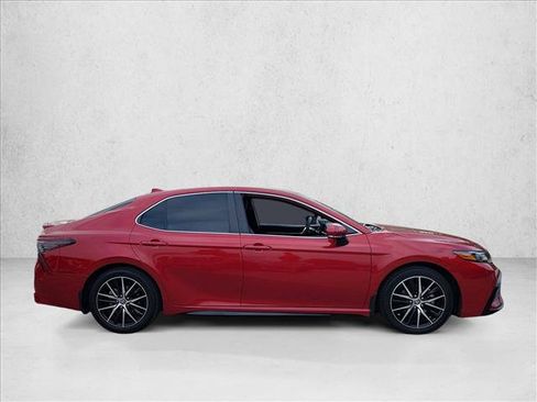 Used 2023 Toyota Camry SE w/ Convenience Package FWD image 4