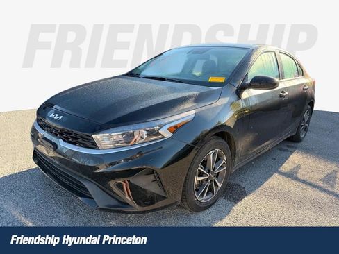 Used 2023 Kia Forte LXS FWD image 1
