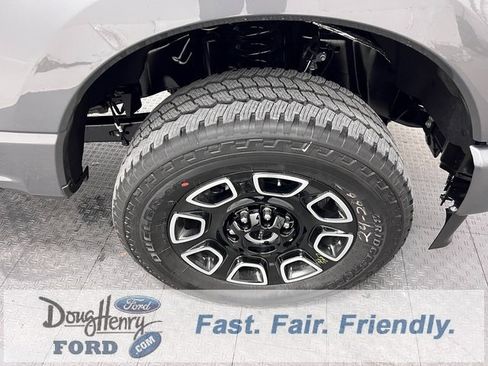 New 2025 Ford F350 Platinum w/ FX4 Off-Road Package image 18
