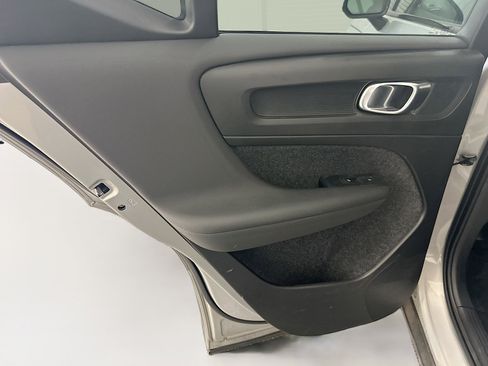 Used 2024 Volvo XC40 B5 Core w/ Climate Package image 28