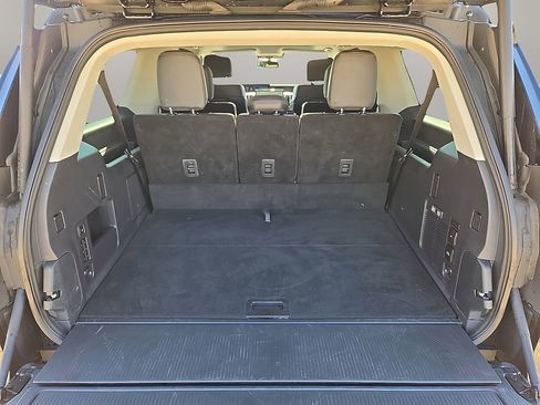 Used 2025 Ford Expedition Max Platinum image 14