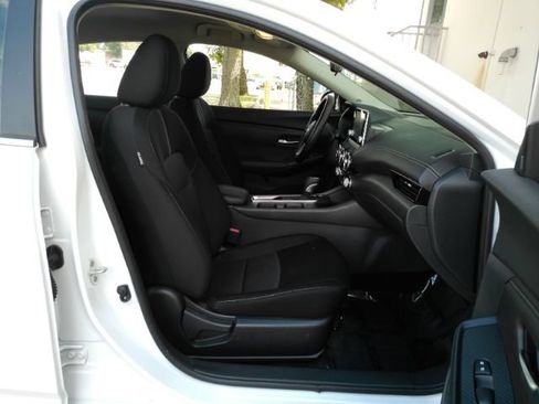Used 2025 Nissan Sentra SV FWD image 18