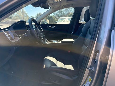 Certified 2023 Volvo XC60 B5 Plus w/ Protection Package Premier image 11