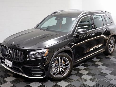 Used 2025 Mercedes-Benz GLB 35 AMG 4MATIC image 2