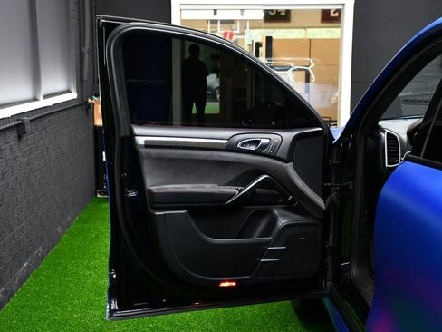 Used 2017 Porsche Cayenne GTS image 17