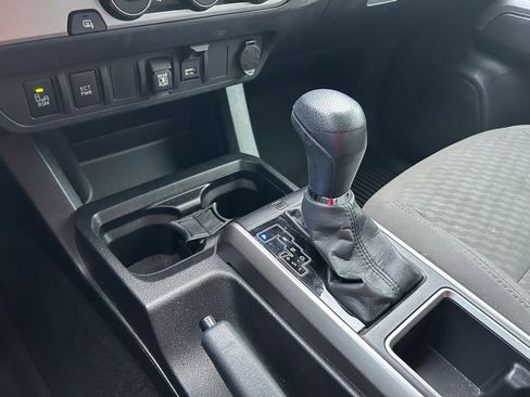 Used 2022 Toyota Tacoma SR5 w/ Technology Package image 28