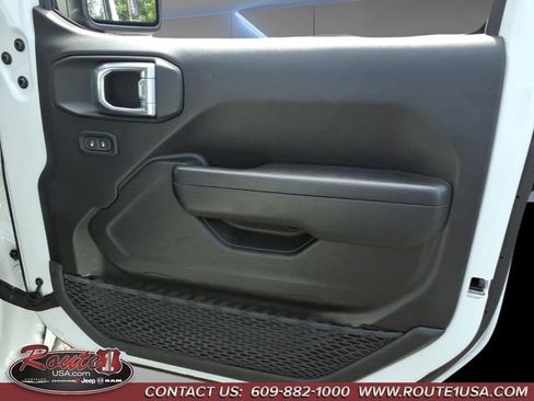 Used 2024 Jeep Wrangler Unlimited AWD/4WD image 16