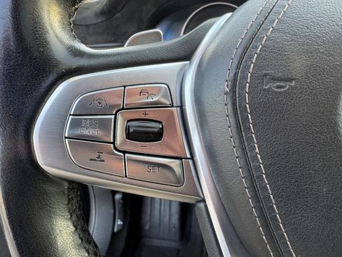 Used 2016 BMW 750i xDrive image 9