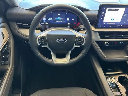 Used 2025 Ford Explorer Active RWD image 14
