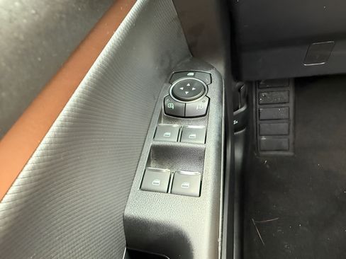 Certified 2025 Ford Bronco Sport Outer Banks w/ Outer Banks Tech Package+ AWD/4WD image 24