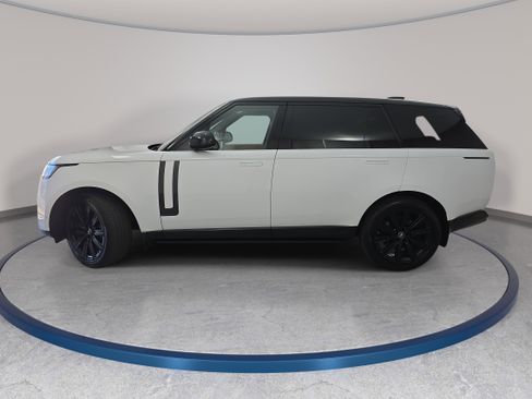 Certified 2025 Land Rover Range Rover Long Wheelbase Autobiography image 8