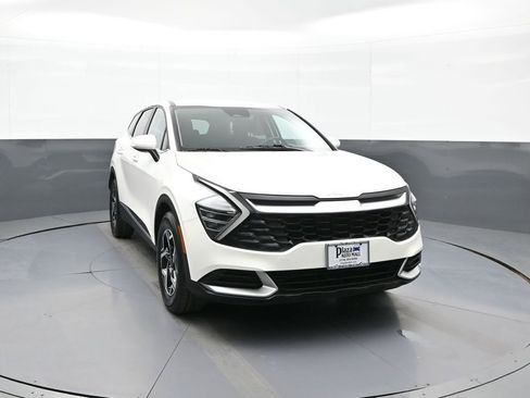 Certified 2025 Kia Sportage LX FWD image 3