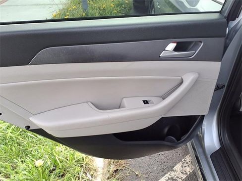 Used 2016 Hyundai Sonata SE image 19