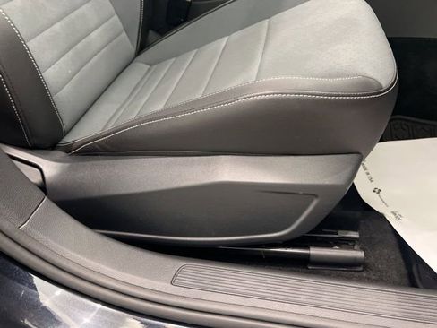 Used 2025 Volkswagen Jetta SE w/ Sunroof Package FWD image 21