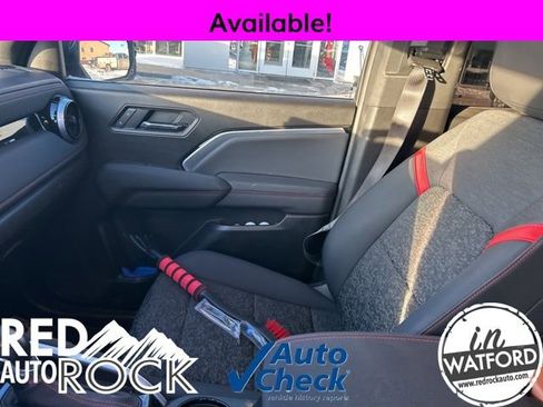 Used 2023 Chevrolet Colorado Z71 w/ Z71 Convenience Package 2 image 8