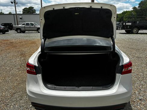 Used 2015 Toyota Avalon Limited FWD image 14