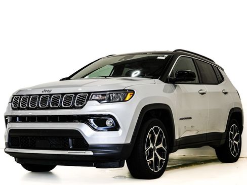 Used 2025 Jeep Compass Limited AWD/4WD image 3