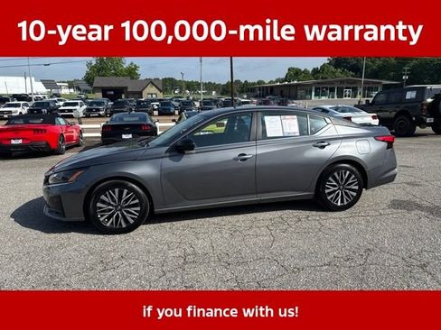 Used 2025 Nissan Altima 2.5 SV FWD image 2
