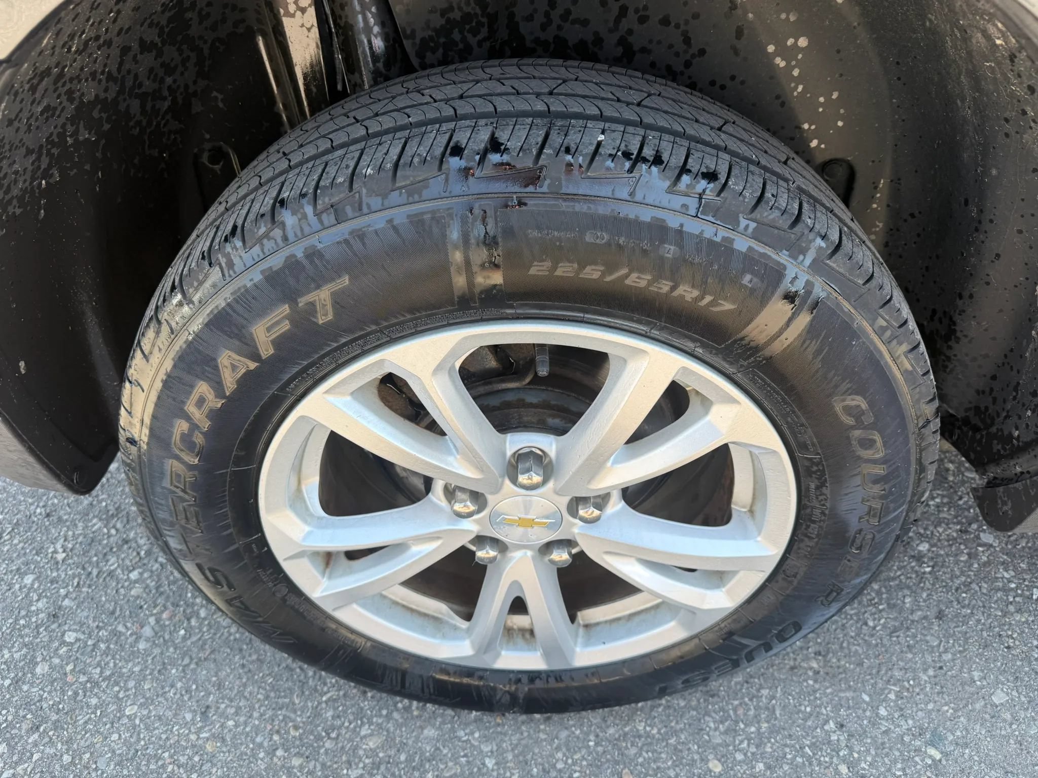 Used 2017 Chevrolet Equinox LT FWD image 11