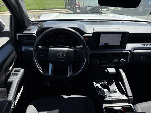 Used 2024 Toyota Tacoma TRD Off-Road image 18
